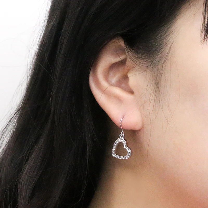 Brincos de diamante em forma de coração