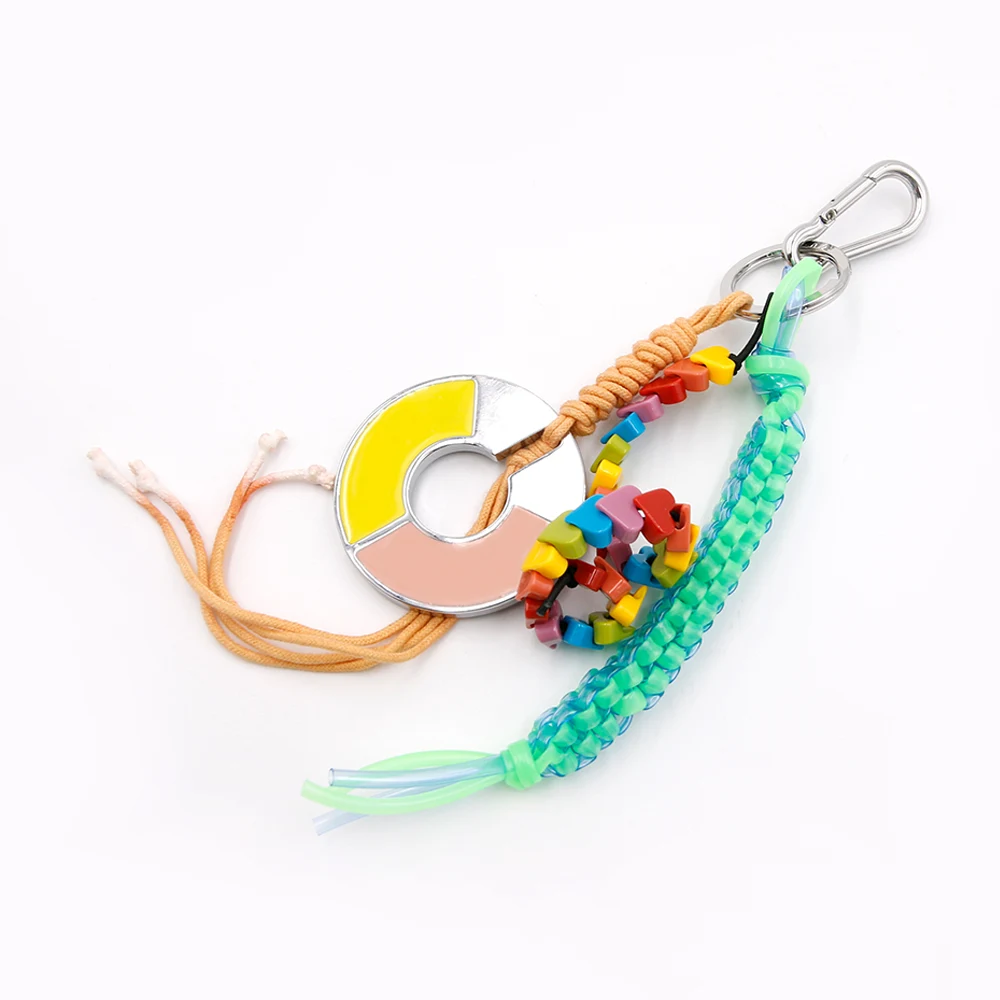 Chaveiro de tecido multicolorido